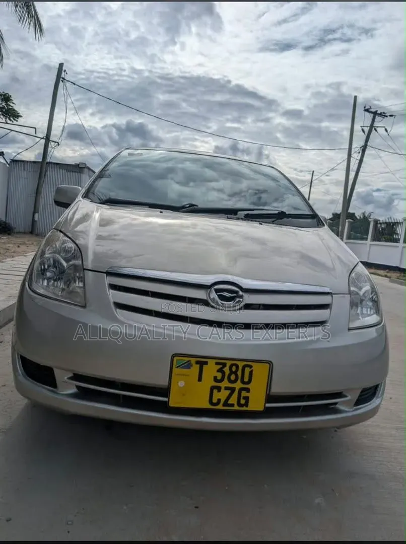 Toyota Corolla Spacio 2003