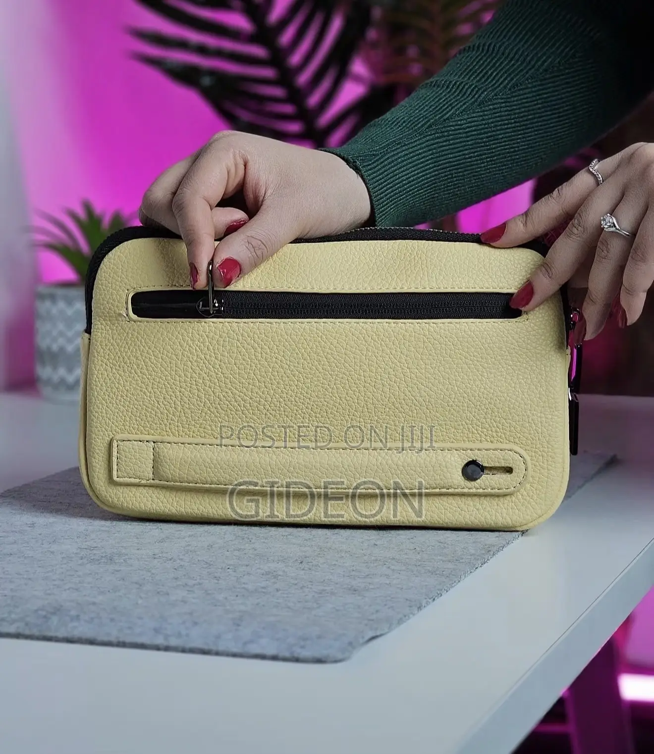 Wiwu Alpha Fingerprint Lock Clutch Bag