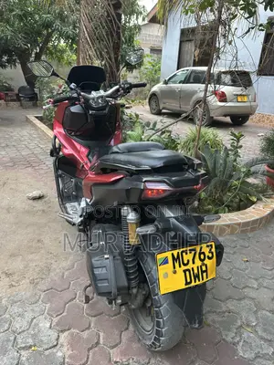 Honda Vario 2023 Red