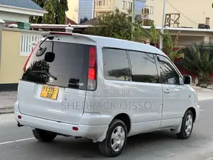 Toyota Noah 2001 Silver