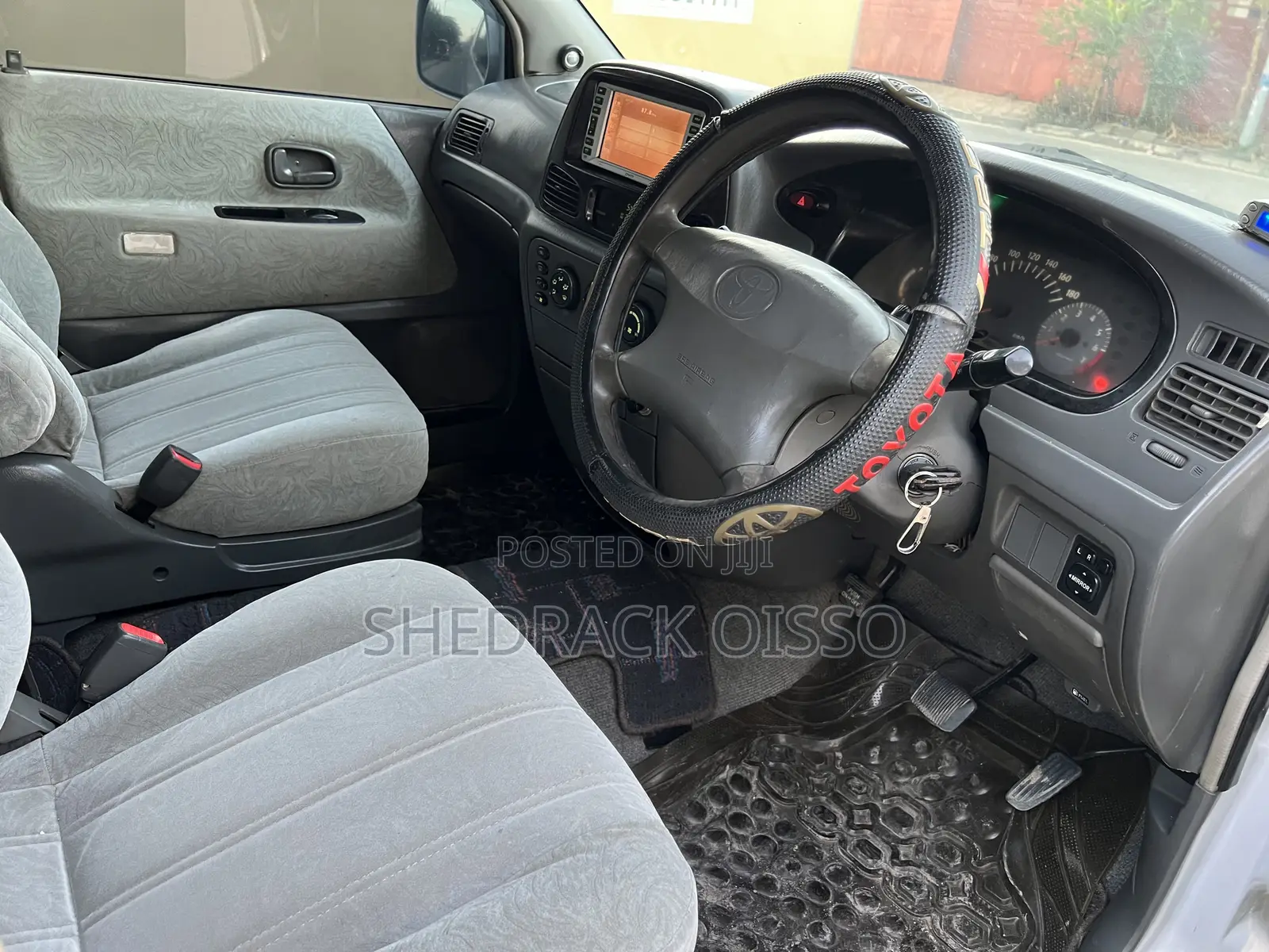 Toyota Noah 2001 Silver
