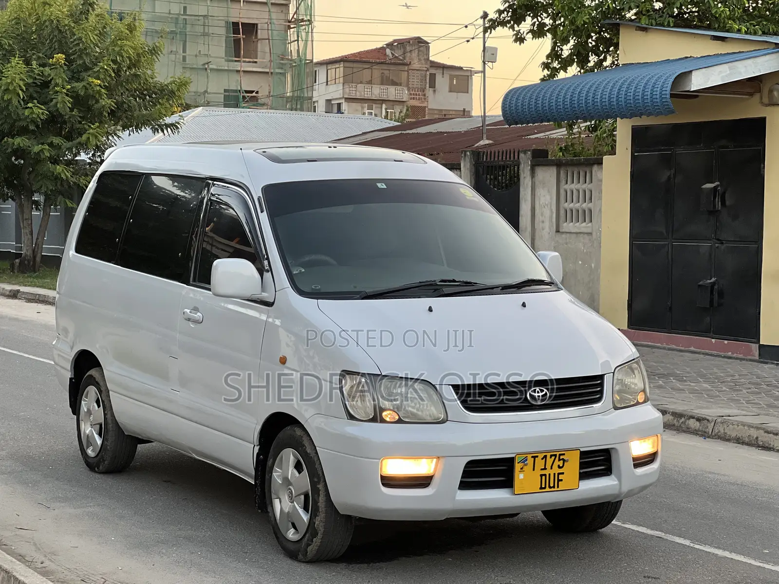 Toyota Noah 2001 Silver