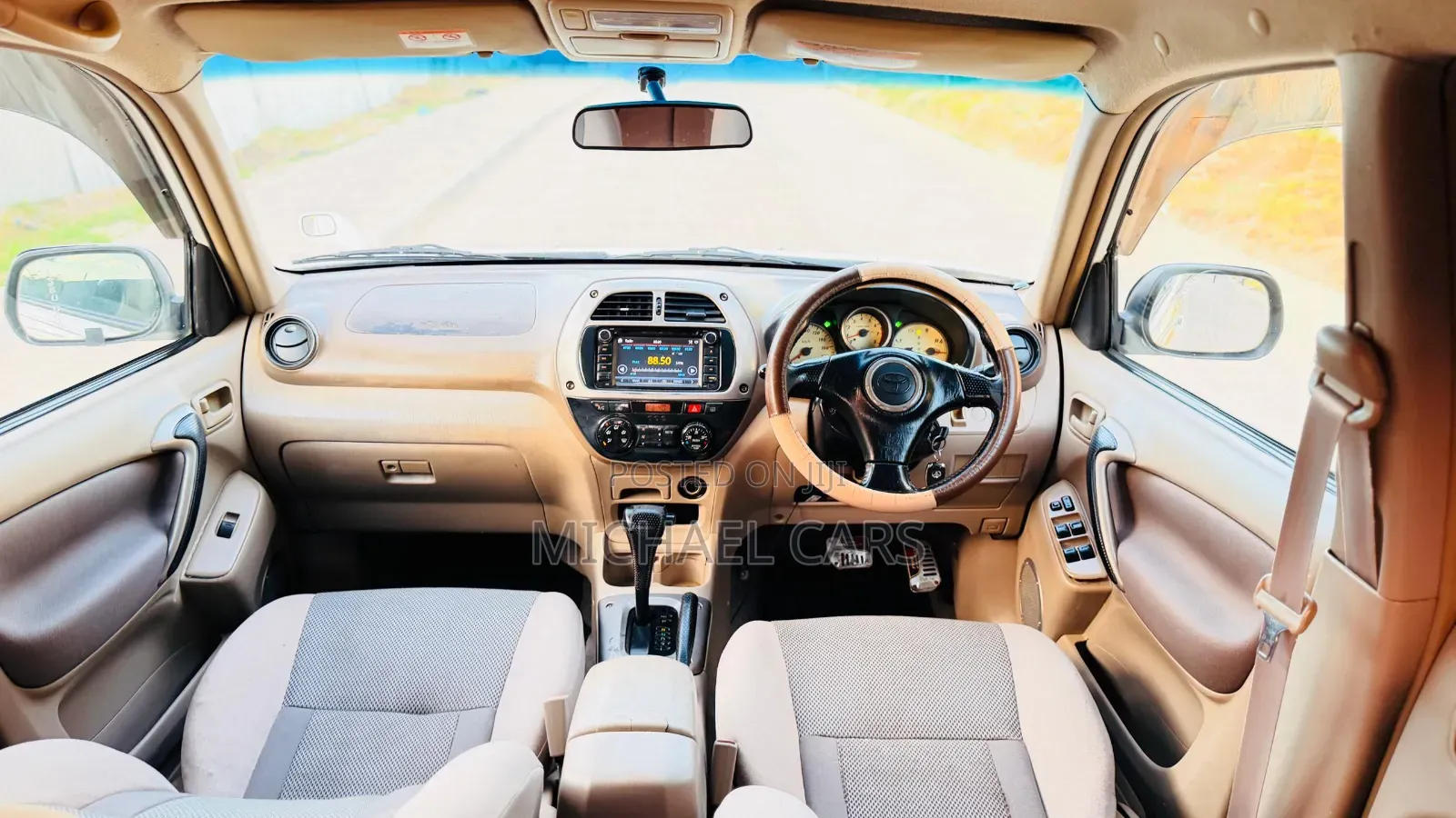 Toyota RAV4 Automatic 2000 White