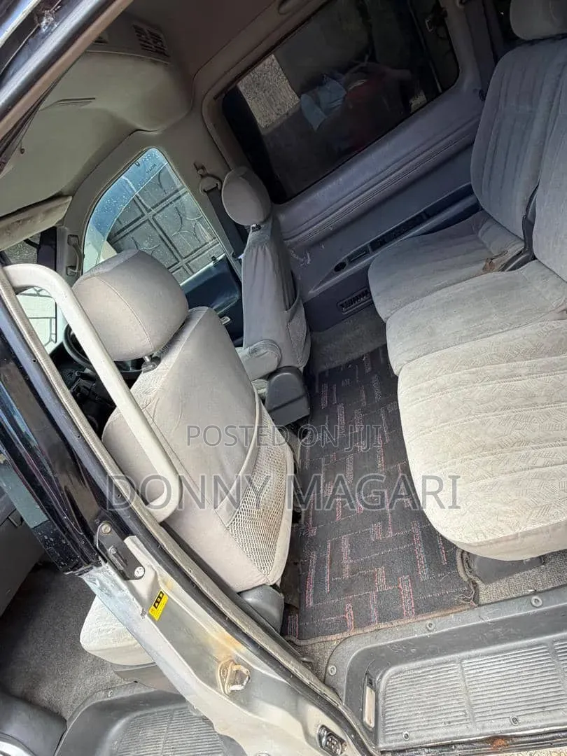 Toyota Noah 2003 Silver