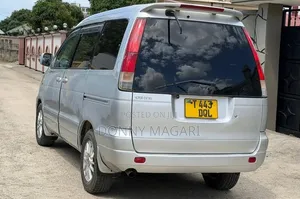 Toyota Noah 2003 Silver