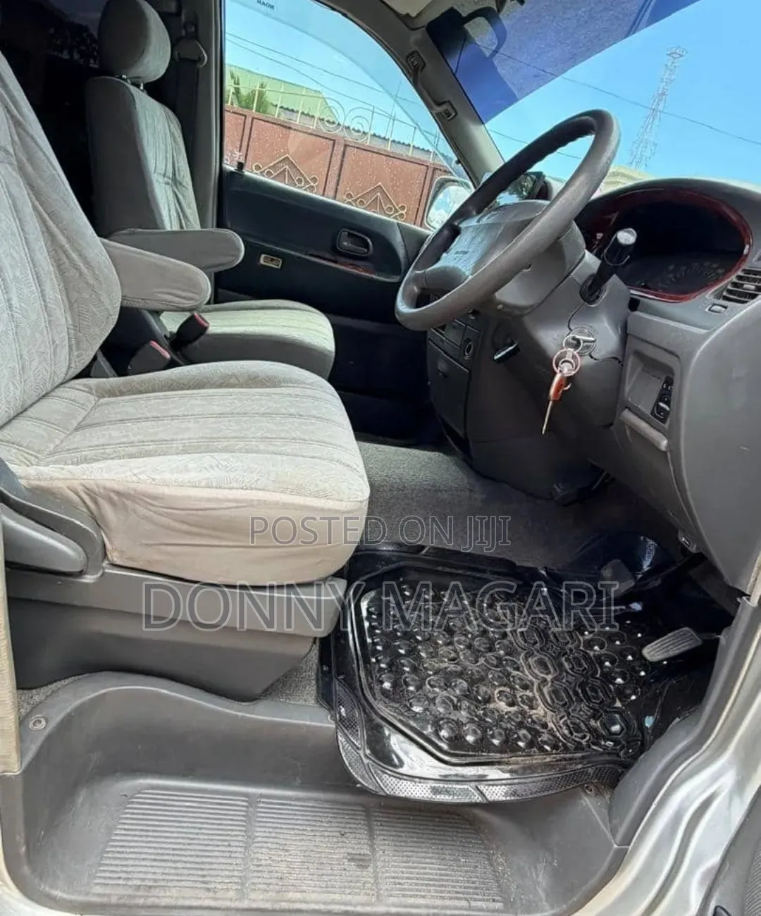 Toyota Noah 2003 Silver