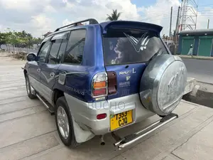 Toyota RAV4 1999 Blue