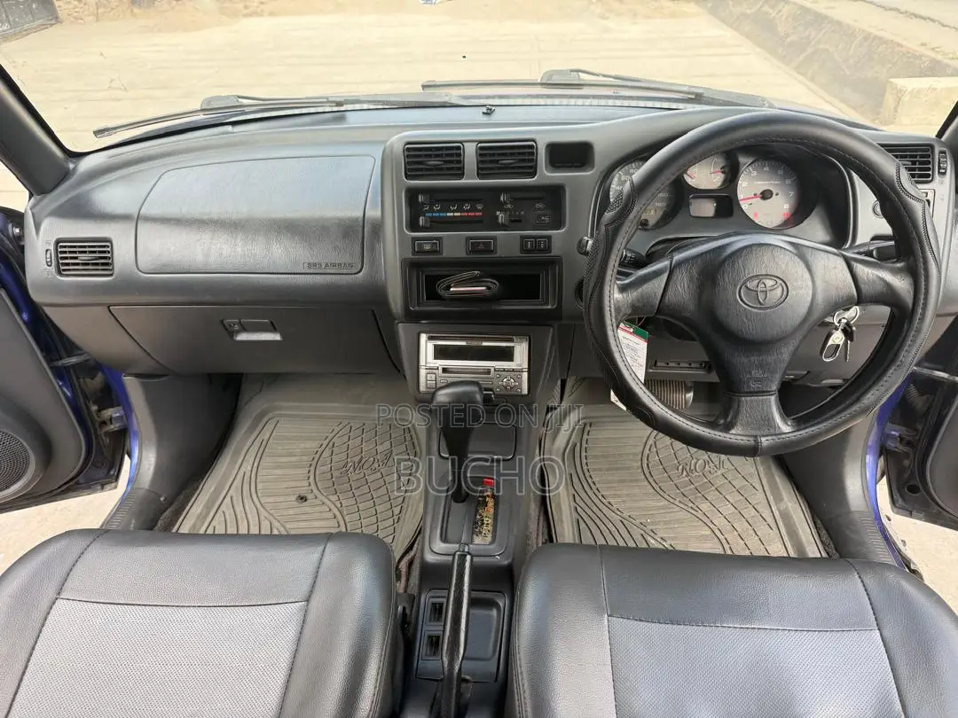 Toyota RAV4 1999 Blue
