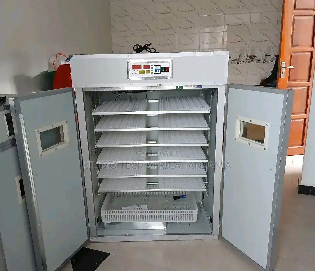 Incubator Ya Mayai 1056