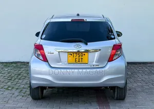 Toyota Vitz 2010 Silver