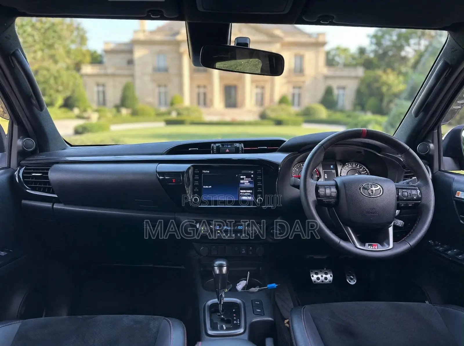 Toyota Hilux 2022 Black