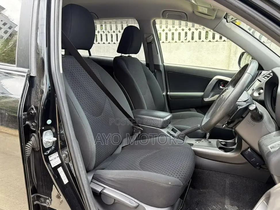 Toyota Vanguard 2012 Black