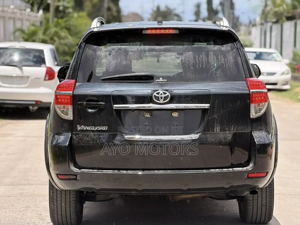 Toyota Vanguard 2012 Black