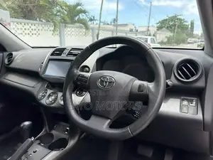 Toyota Vanguard 2012 Black