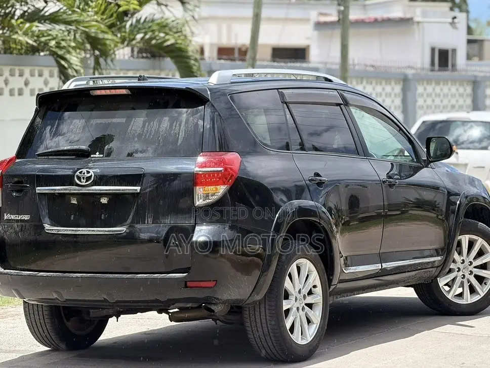 Toyota Vanguard 2012 Black