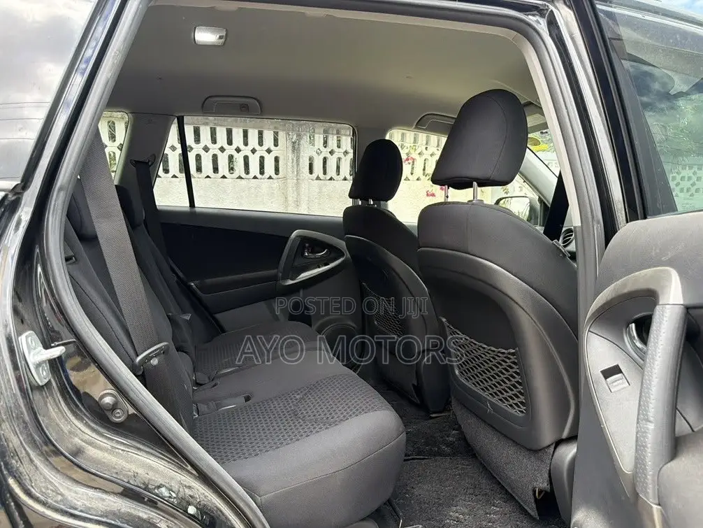 Toyota Vanguard 2012 Black