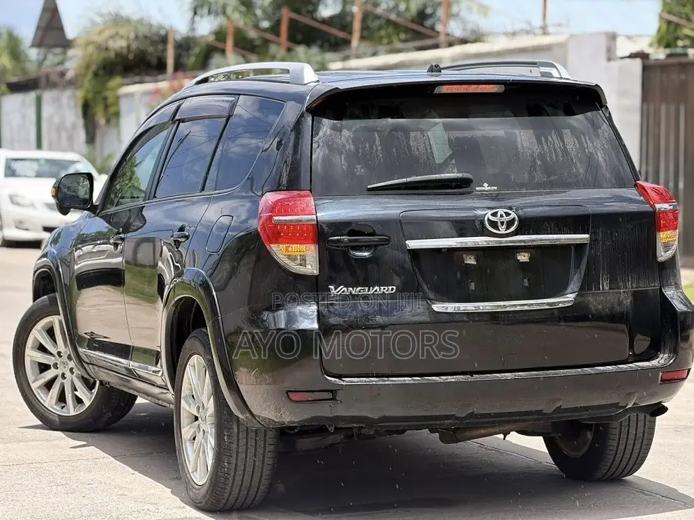 Toyota Vanguard 2012 Black