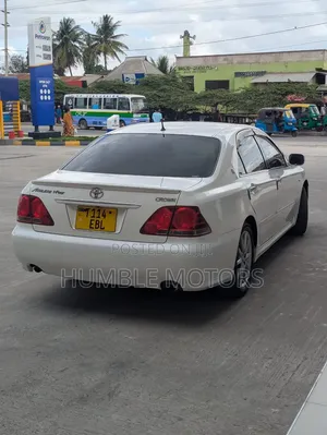 Toyota Crown Royale 2005 White