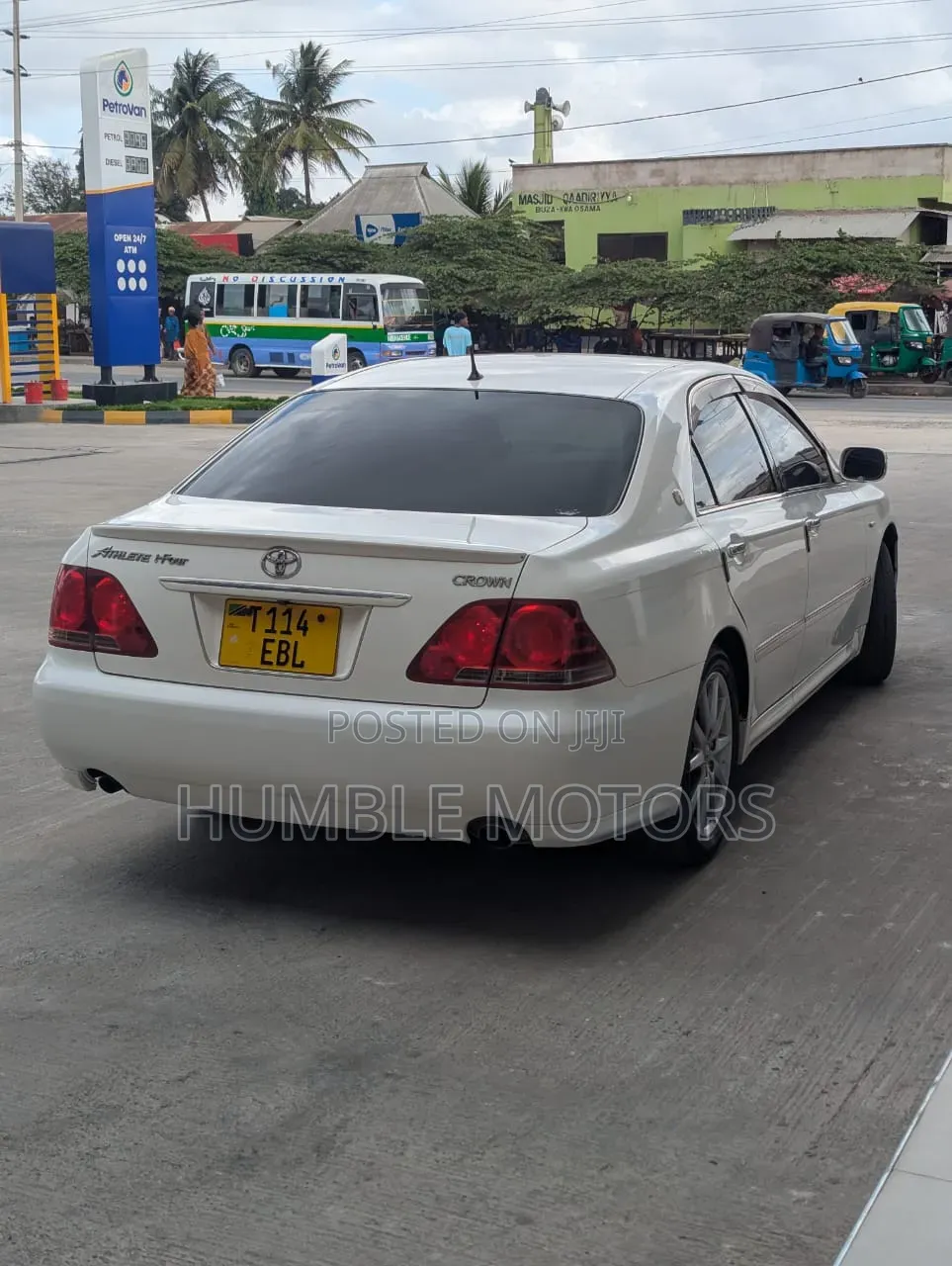 Toyota Crown Royale 2005 White