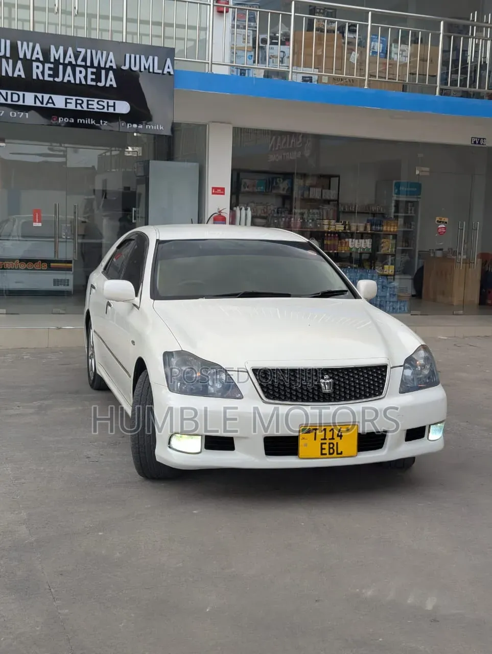 Toyota Crown Royale 2005 White