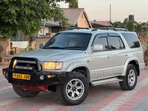 Toyota Hilux Surf 1995 Silver