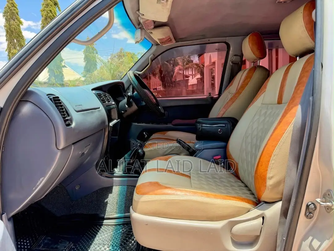 Toyota Hilux Surf 1995 Silver