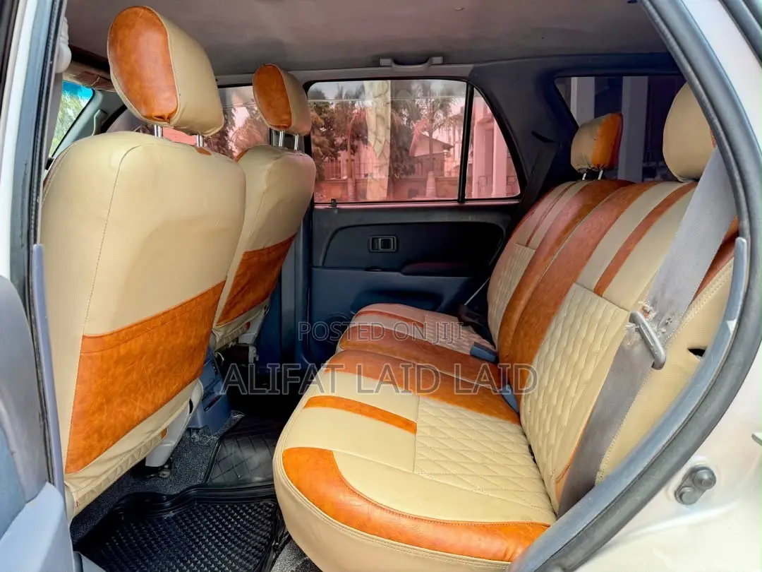 Toyota Hilux Surf 1995 Silver