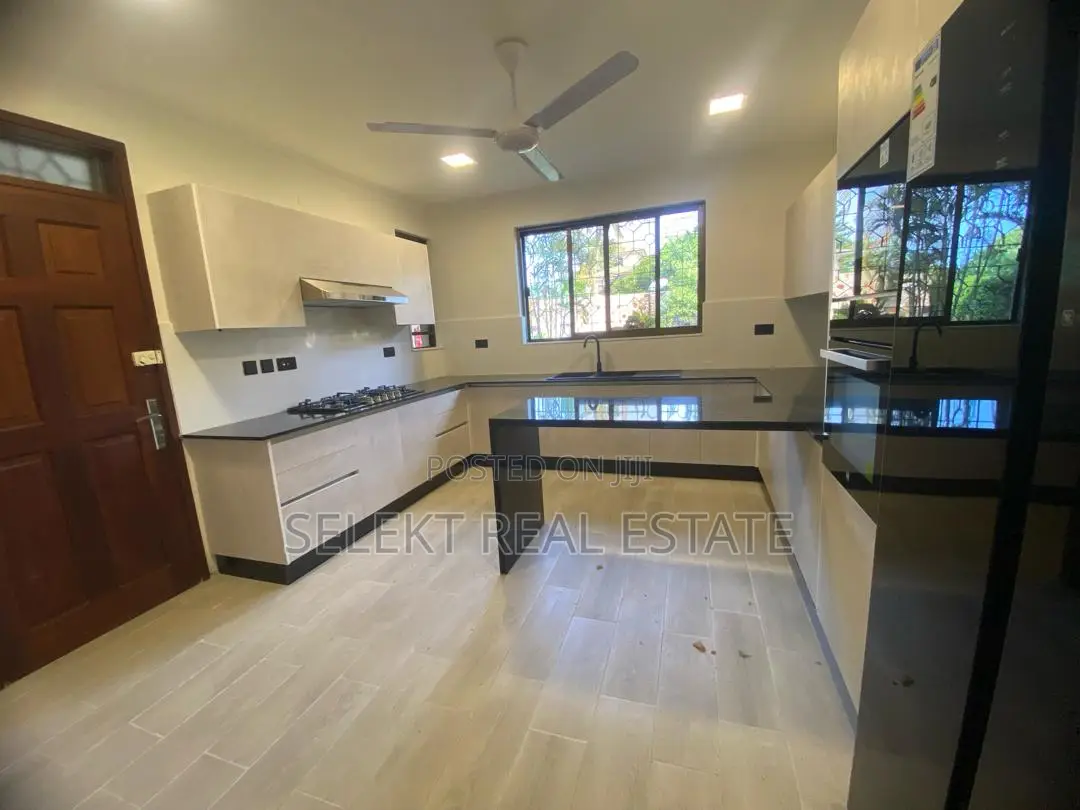 4bdrm Villa in Oyster Bay for rent