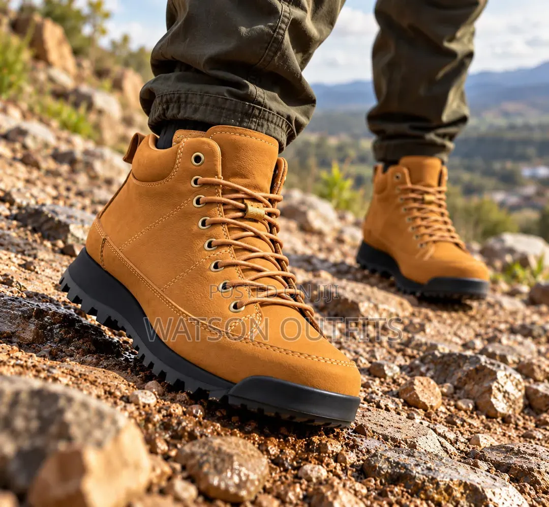 Men's Leather High Cutting Shoes in Classic 4 Colours Design