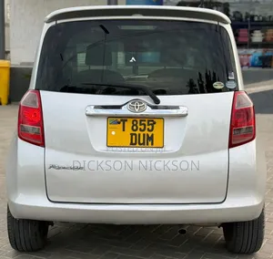 Toyota Ractis 1.5 FWD 2005 Silver