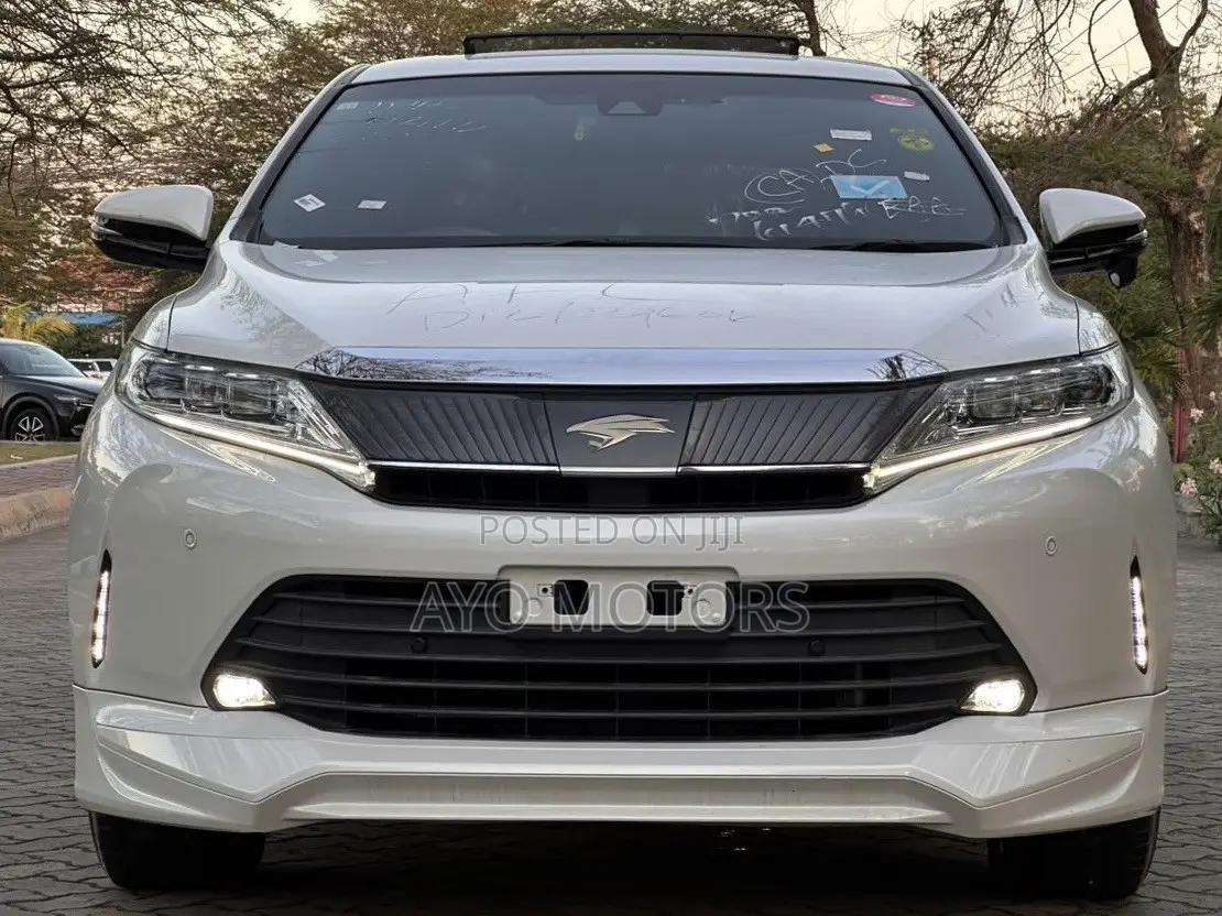 Toyota Harrier Hybrid Premium 2018 White