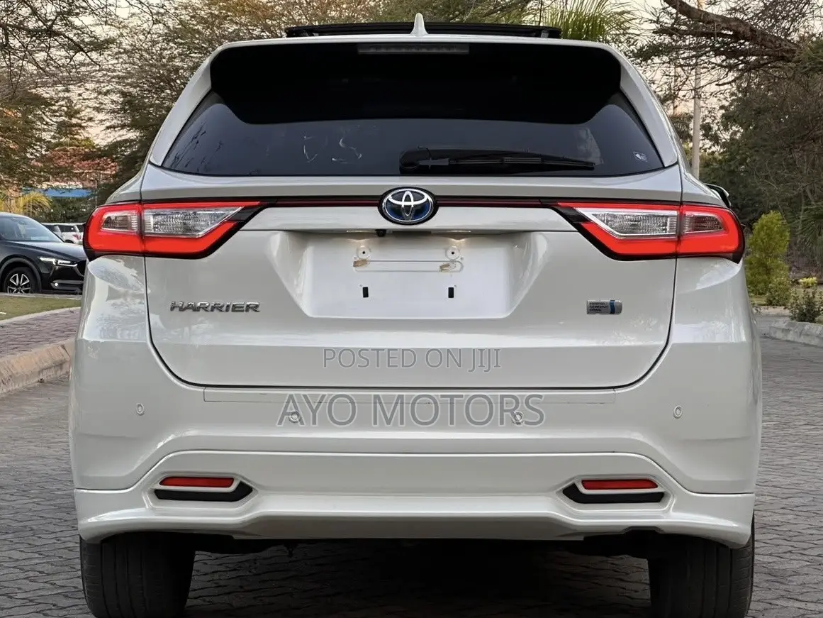 Toyota Harrier Hybrid Premium 2018 White