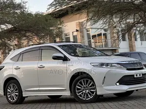 Toyota Harrier Hybrid Premium 2018 White