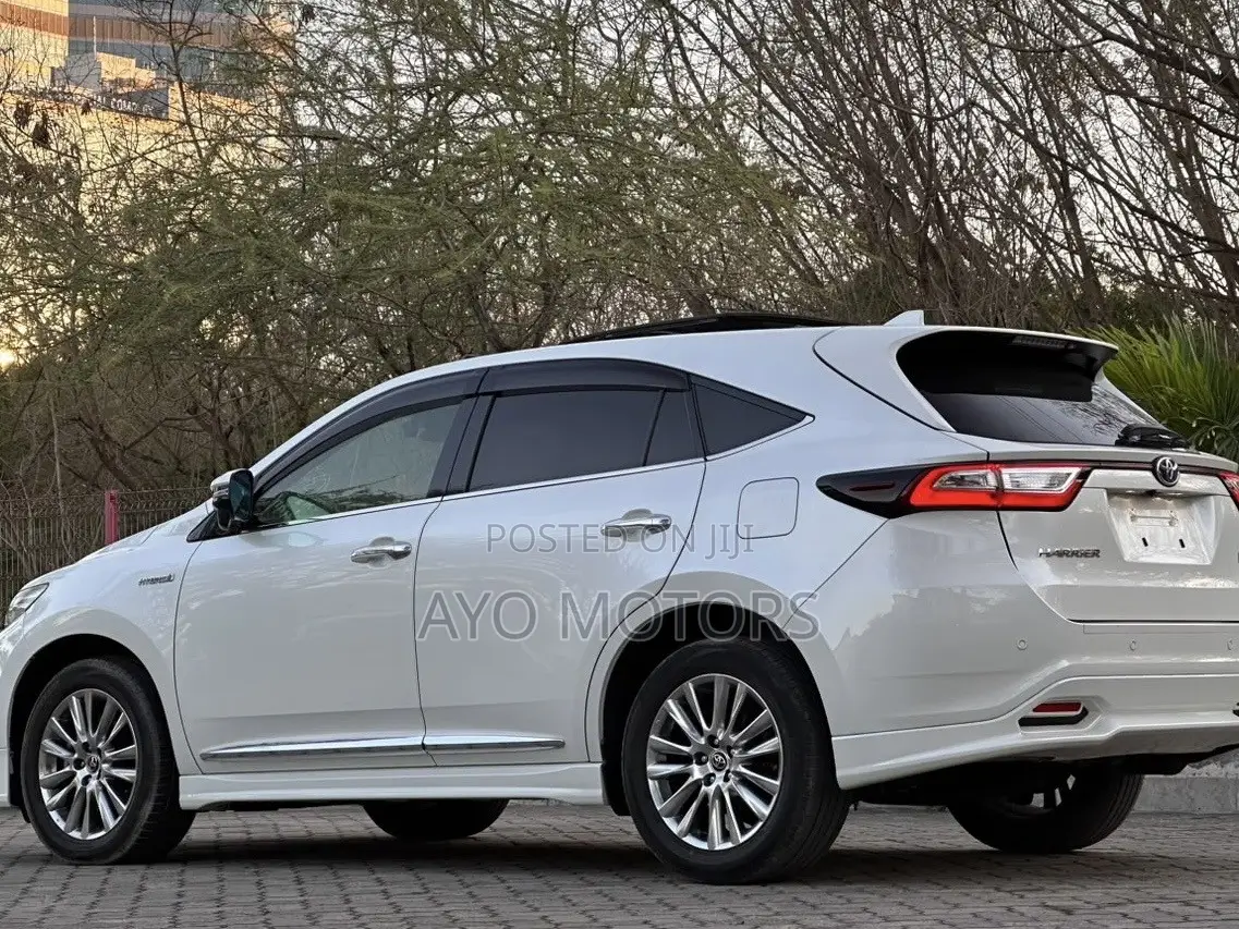 Toyota Harrier Hybrid Premium 2018 White