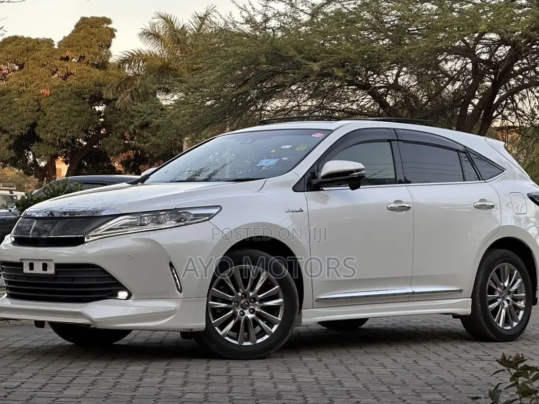 Toyota Harrier Hybrid Premium 2018 White