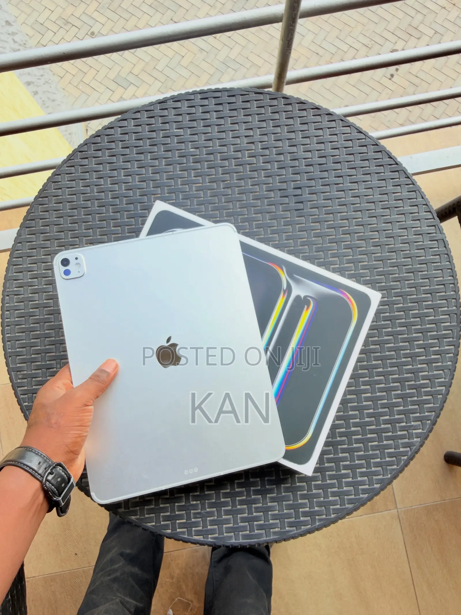 New Apple iPad Pro 13 (2025) 256 GB