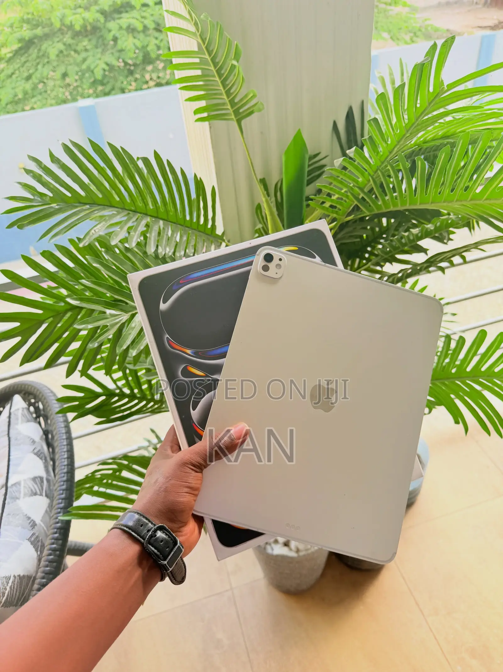 New Apple iPad Pro 13 (2025) 256 GB