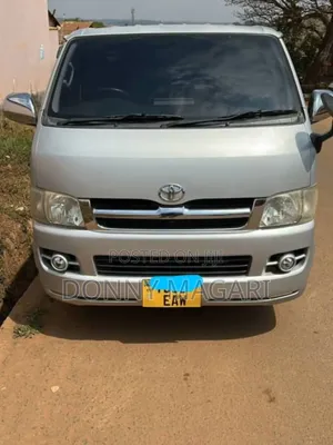 Toyota Quantum 2010 Silver