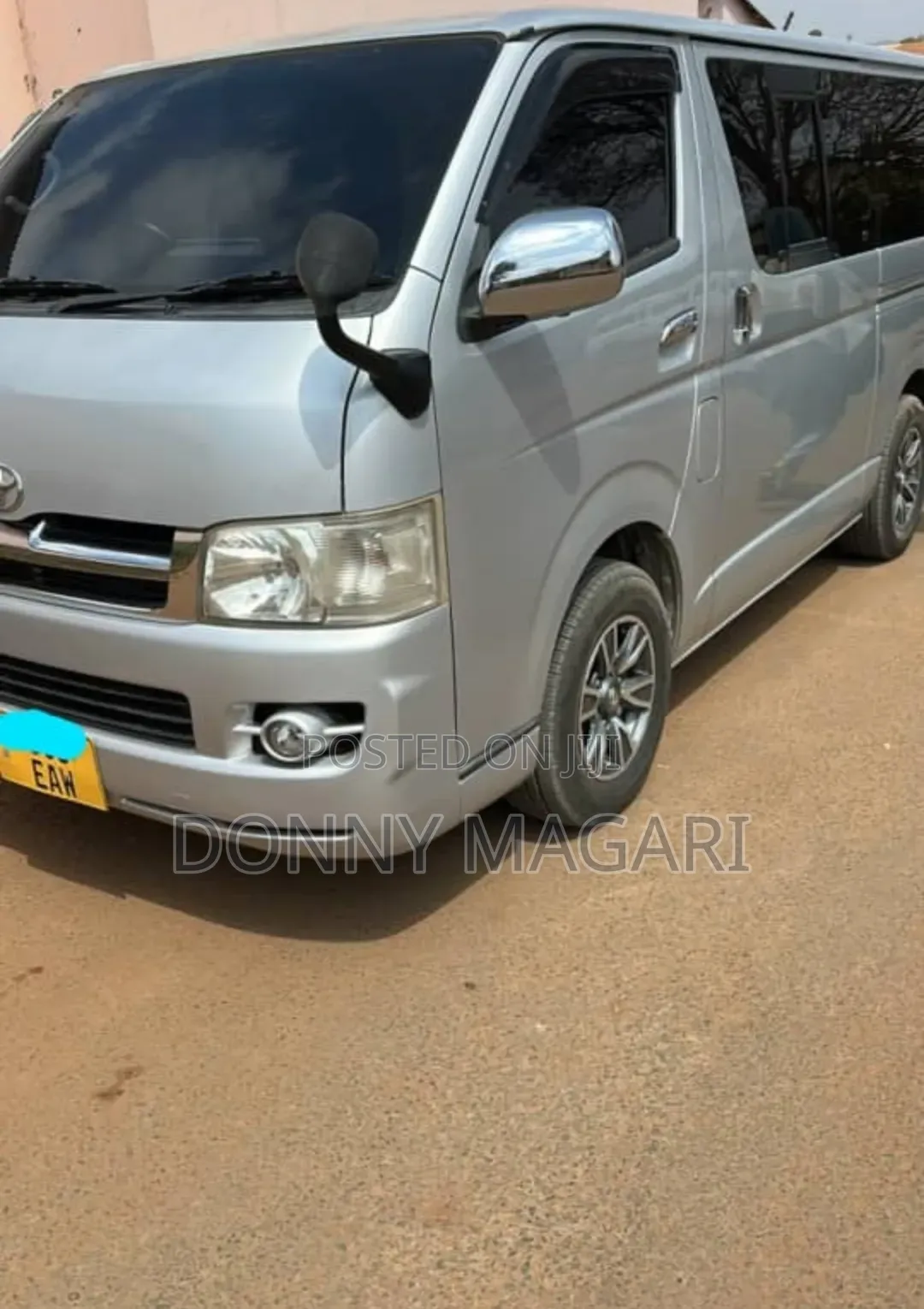 Toyota Quantum 2010 Silver