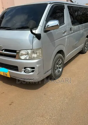Toyota Quantum 2010 Silver