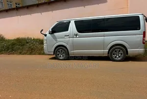 Toyota Quantum 2010 Silver