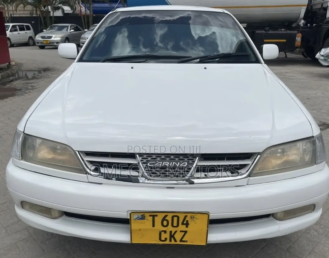 Toyota Carina 1.5 FWD Sedan 2001 White