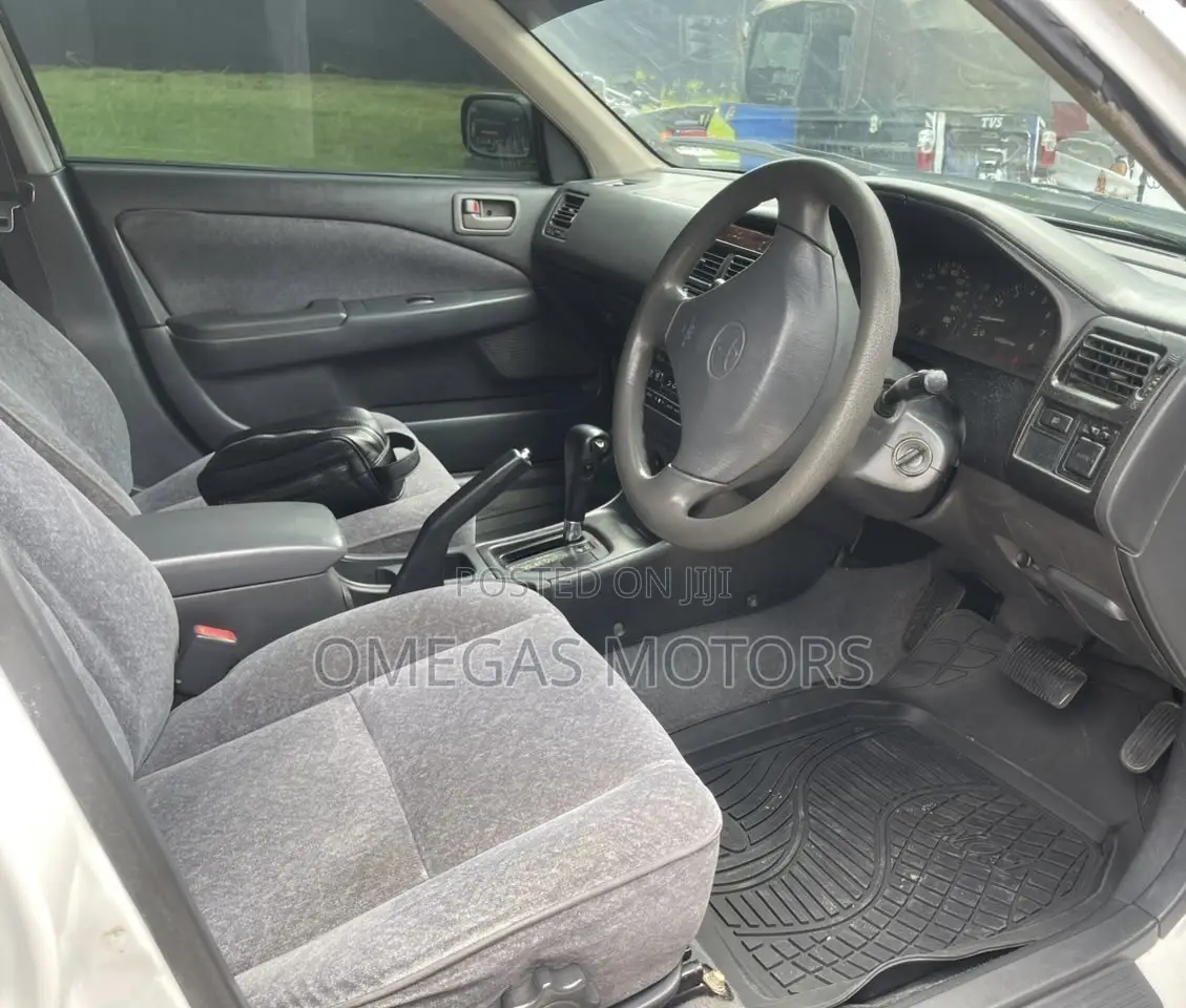 Toyota Carina 1.5 FWD Sedan 2001 White