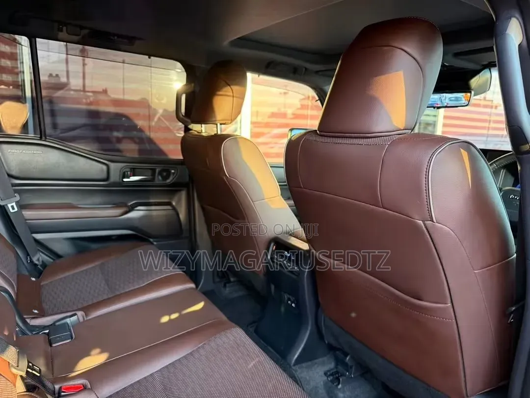 Toyota Land Cruiser Prado 2024 Black