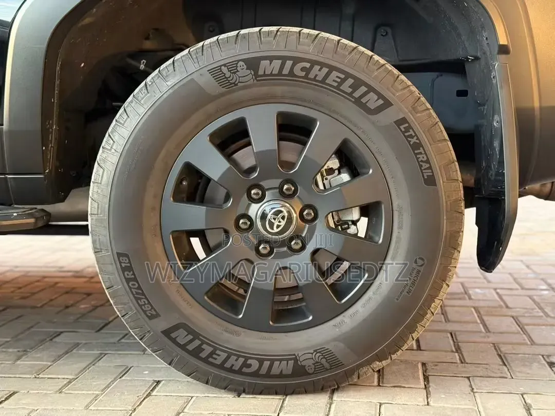 Toyota Land Cruiser Prado 2024 Black