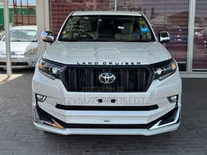 Toyota Land Cruiser Prado 2.8 2023 White