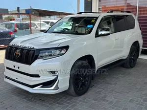 Toyota Land Cruiser Prado 2.8 2023 White