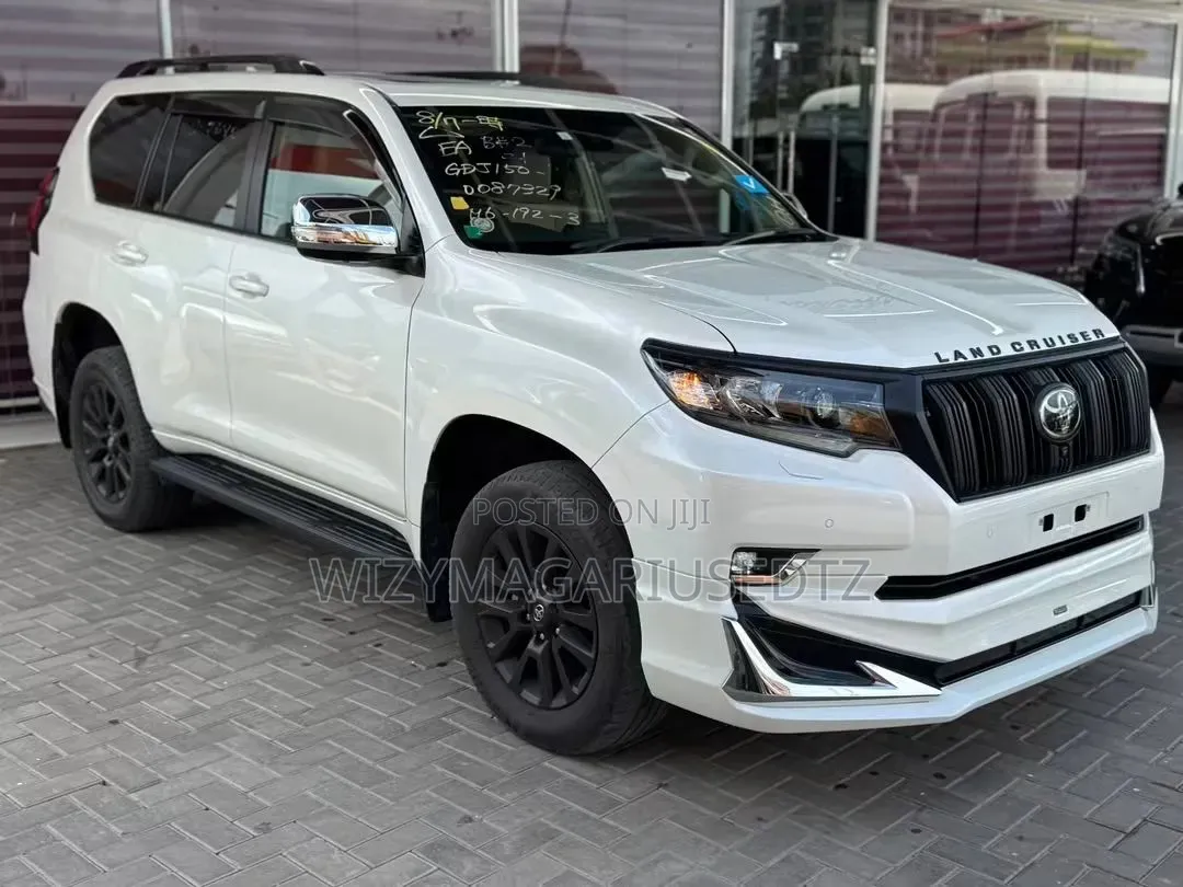 Toyota Land Cruiser Prado 2.8 2023 White