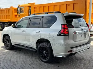 Toyota Land Cruiser Prado 2.8 2023 White