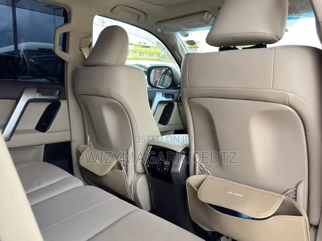 Toyota Land Cruiser Prado 2.8 2023 White